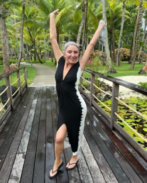 Natasha Henstridge Instagram - I’m so grateful to @leboraborabypearlresorts and Natalie @dpa_lounges for the most incredible welcome to this stunning and magical resort located on Bora Bora.. the warmth of the staff here is on another level and it’s truly heaven on earth. The spa is one of the most beautiful I’ve ever encountered #tavaispa The pics can’t possibly do justice. It’s hard to capture the feeling you have here, you just have to come🙏🤍🌴💫
