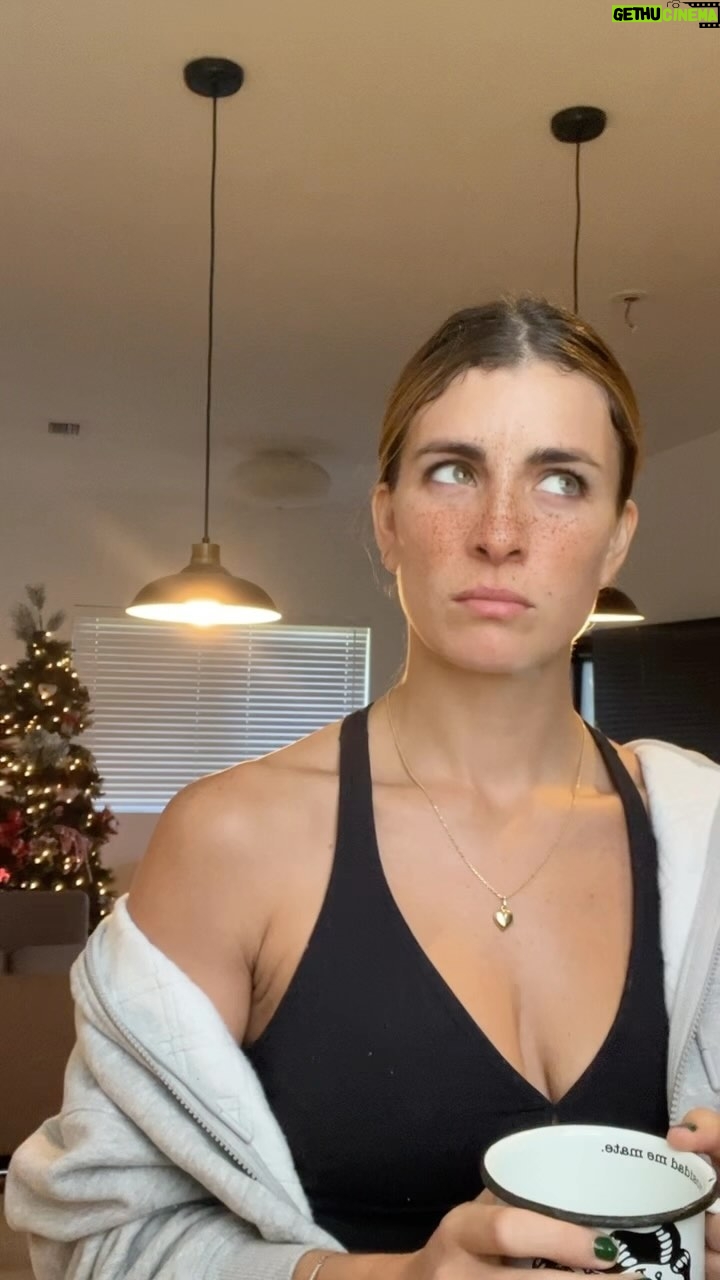 Natasha Domínguez Instagram - Sobra? #cybermonday #shopping #promo