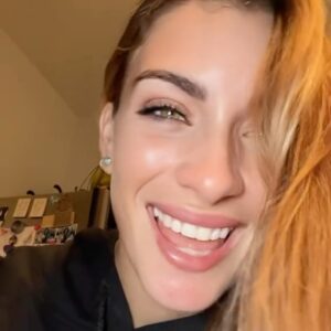 Natasha Domínguez Instagram - A medias todo menos el amor❤️