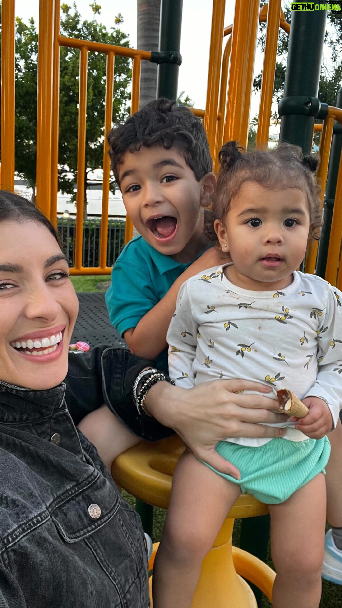 Natasha Domínguez Instagram - Cualquier rutina se puede adaptar a tus necesidades, cualquier situación la puedes adaptar a tus necesidades, todo es cuestión de actitud! Comentame “SOY MAMÁ” y vamos a transformar tu vida🚀