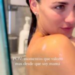 Natasha Domínguez Instagram - Hay actividades cotidianas que no les das tanta importancia hasta que organizarte para poder lograrlas se vuelve una misión. 1) la hora del ejercicio no es negociable, me llena de vida💪🏼 2) irme de shopping siempre será mi mejor terapia😂, aunque vaya por cositas para ellos!🙈 3) Damos por sentado el momento más íntimo y personal, y ese es su poder, nuestro momento de bañarnos lo tenemos que volver un ritual de amor propio. Mi ritual es con @evaavobeauty y me recarga de paz con una conexión muy especial conmigo 🤍 #workout #shopping #love
