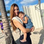Natasha Domínguez Instagram - Hay mayor motivación que los hijos? Yo quiero ser mejor cada día por ellos✨🤍 Los Amo! Agradezco por estas dos semanas de vacaciones que pensé iban a ser interminables, me las he disfrutado mucho!! Primera vez que comparto TANTO con los dos sin pensar en nada más que ellos, no trabajé estas dos semanas, ellos eran mi foco 24/7 y wow!❤️❤️ que diferencia es estar presente con todos tus sentidos todo el día para ellos😍✨ que bendición🙏🏻 #momlife #goals #2024 #love