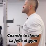Natasha Domínguez Instagram - EN MI GYM @cooltogym NO HAY NI MUJERES, SIEMPRE LE DIGO A @natydominguez,estoy con los socios samanto @samantha_espineira , Pablo @pau_massola , claudio , @moniknights yo voy solo con la novia de mi mejor amigo @carnota_ .. 😜😜😂😂✍️✍️👌🙏