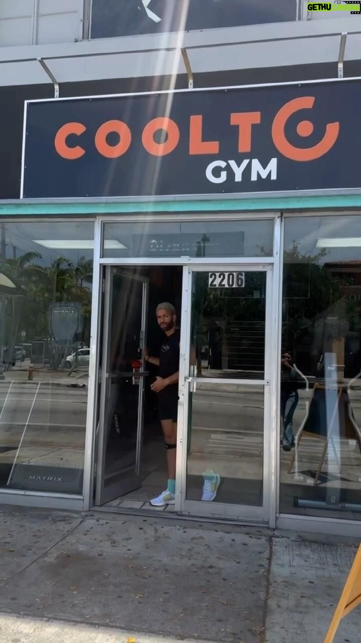 Natasha Domínguez Instagram - #Miami, están listos para nuestro nuevo reto presencial en @cooltogym Pierde8, gana4🔥 Y poder lograr un CAMBIO en 4 semanas?? Arrancamos en pocos días y tu no te puedes quedar por fuera!! Comenta👇🏾 la palabra CAMBIO para darte mas información!!🔥💪🏼