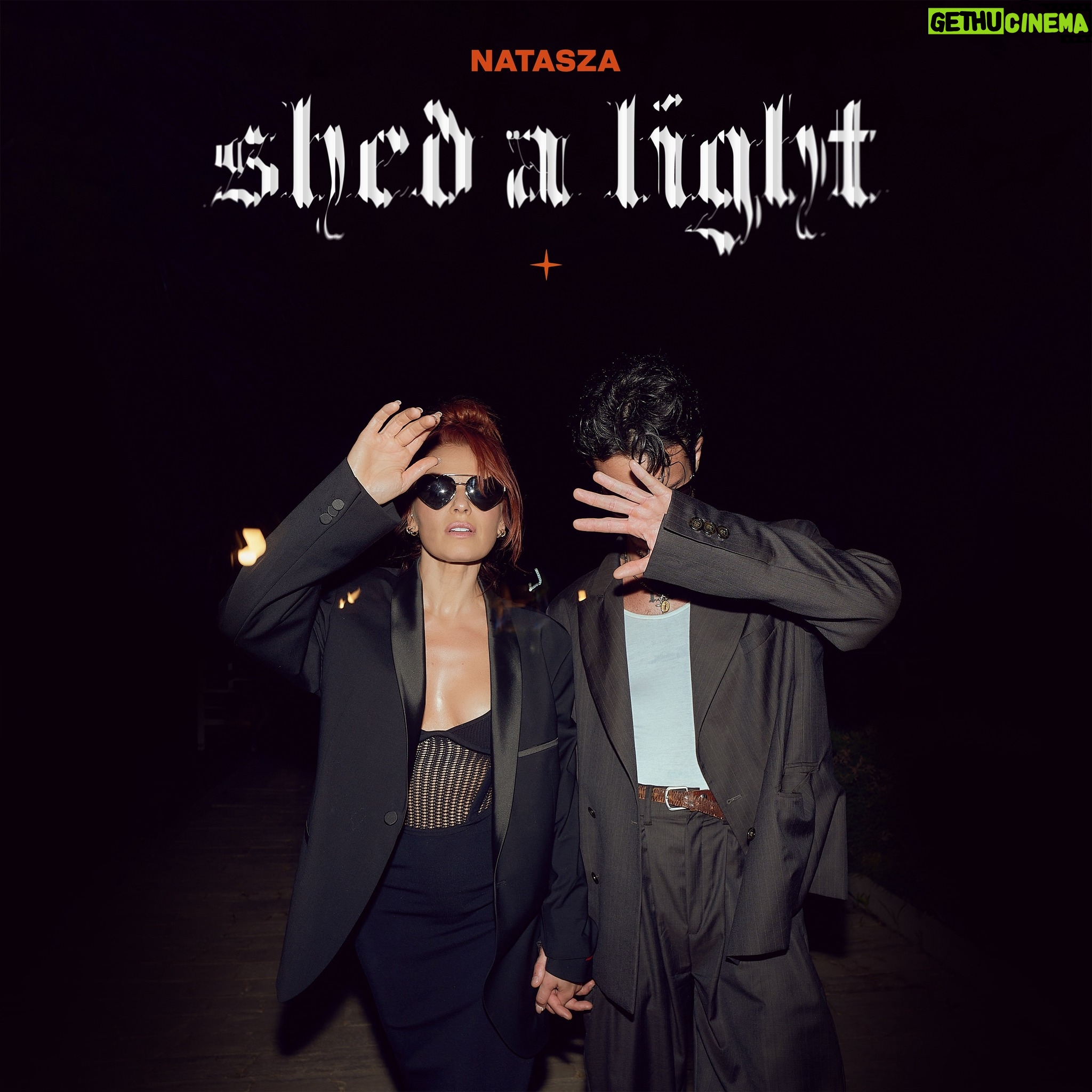 Natasza Urbańska Instagram - SAVE THE DATE✨ ponieważ już 13.06 odbędzie się premiera mojego nowego singla „SHED A LIGHT” wraz z teledyskiem do niego ! Mam nadzieję, że zrobi się Wam jeszcze bardziej gorąco po wysłuchaniu utworu i … obejrzeniu teledysku ! Zapiszcie w kalendarzu 😈❤️🔥 #shedalight #singlepremiere