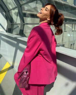 Natasza Urbańska Instagram - Anything is possible with sunshine and a little pink 🐽