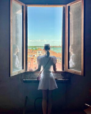 Nathalia Ramos Instagram - What a week - my “office” was a 20th century Venetian Palazzo overlooking the Venice skyline. I interviewed a few heroes of mine, rode around in motoscafi, ate pasta, drank Bellinis, and launched BI Europe with the best colleagues anyone could ask for! So so happy and grateful. 🤩🤩🤩