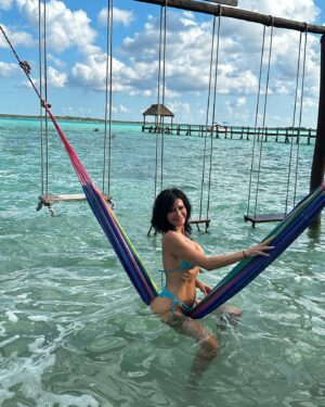 Nathalie Andreani Instagram - Parfois le temps s’arrête …. 
S’il y avait un moment de ta vie que tu aimerais revivre ça serait lequel ? 

#free #women #nathalieandreani