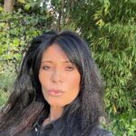 Nathalie Andreani Instagram - Il paraît que la curiosité est un vilain défaut..., le meilleur moyen de résister à la tentation, c’est d y ceder ... #nathalieandreani Decouvre mon nouveau projet dans mon profil (bio) mon bot mon double ... ma voix Mon esprit, mes idees, ma personnalité...