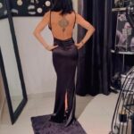Nathalie Andreani Instagram - La rouge ou la noire ? Tu me préfères dans laquelle ? 🥰🥰🥰 #fashion #mode #robe #dilemme #nathaliegabano