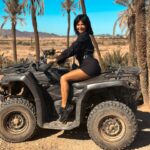Nathalie Andreani Instagram – A ton avis je suis plus à l aise sur un quad ou au volant de la Porsche de mr @gabano_officiel ? 💥💥 #quad #maroc #marakech #porsche #nathaliegabano
