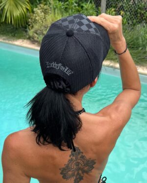 Nathalie Andreani Instagram - Première baignade… il va falloir chauffer ta piscine @gabano_officiel 🥶😜

Maillot souvenir du Mexique et casquette @rocknfreelife 

Tu as bon goût @gabano_officiel ….. 

#nathaliegabano #couplegoals #rocknfreelife