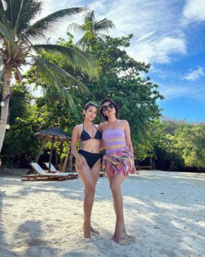 Nathalie Hart Instagram - Summer 🤩