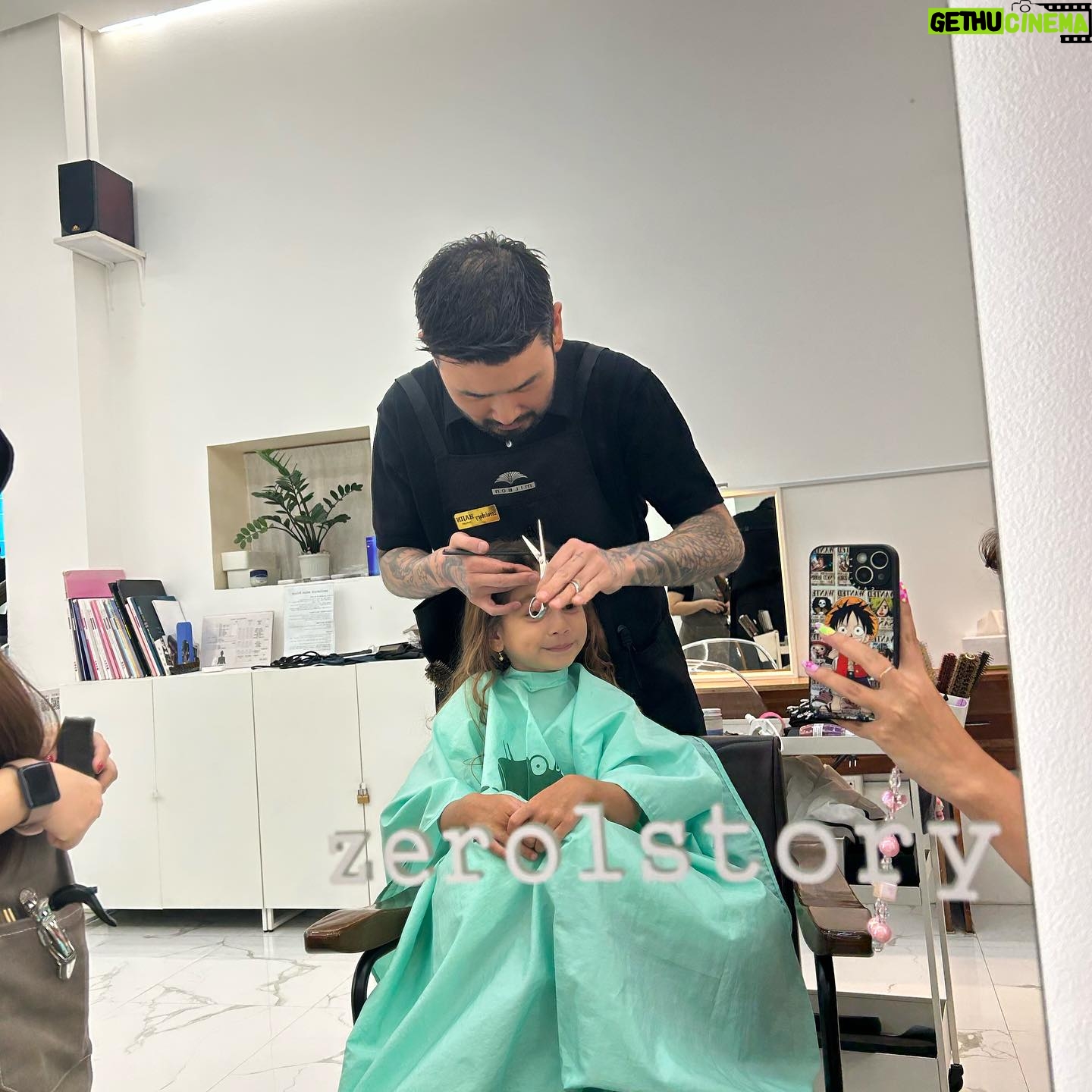 Nathalie Hart Instagram - Extended bday celebration 🍾 Decided to Pamper myself at @royalaestheticsph with my favorite vitamin drip that makes me fresh and young 😭🤯🤩 thank you @armissyou for my Baby LV bag 🤩 love you 😘 then decided to have a new hairdo 💇♀️ with @zero1story_