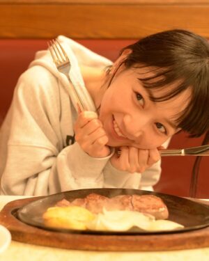 Natsume Mito Instagram - 沖縄の思い出🌺
#きむちゃんのまねーじゃーふぉと
#mito_natsume