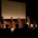 Natsume Mito Instagram - 第16回沖縄国際映画祭🌺 「 #お屋敷の神様 」舞台挨拶に登壇しました！ 観に来てくださった皆様ありがとうございました☺️🌺 私も初めて出来上がった映像を観させてもらいました！ 西伊豆の景色や出てくる人物全てが愛おしかったです。 私が演じたハナちゃんの言葉に、私自身改めてパワーをもらった気がします。 そして、クラウドファンディングでご協力頂いた方々も本当にありがとうございました！🌷 おかげで有難い環境で撮影する事が出来ました。 たくさんの方に感謝でいっぱいの作品です！ 明日も沖縄国際映画祭楽しみます！ レッドカーペット姿勢よく歩くぞい . stylist @kayo_fujiwara . #沖縄国際映画祭 #第16回沖縄国際映画祭 #島ぜんぶでおーきな祭 #きむちゃんのまねーじゃーふぉと #mito_natsume