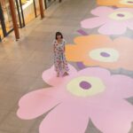 Natsume Mito Instagram - フィンランドを代表するブランドMarimekkoのシグニチャープリント、ウニッコ柄の誕生60周年を記念した『Marimekko Day in Tokyo』 が、5月17日(金)- 5月19日(日) WITH HARAJUKU で開催されます💐 WITH HARAJUKU 全体をウニッコがジャックし、60周年をお祝いするコンテンツがたくさんあって、マリメッコの世界観が体験できるイベントです✨ そしてなんと！明日5月18日(土) 14時から、日本では初めてのパブリック ファッションショーを開催されます！ どなたも参加できるイベントなので、ぜひ遊びに来てね〜🎀 @marimekko @marimekkojapan #marimekko #marimekkoday #unikko #unikko60years #tokyo #marimekkojapan #PR #mito_natsume