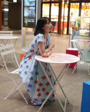 Natsume Mito Instagram - フィンランドを代表するブランドMarimekkoのシグニチャープリント、ウニッコ柄の誕生60周年を記念した『Marimekko Day in Tokyo』 が、5月17日(金)- 5月19日(日) WITH HARAJUKU で開催されます💐

WITH HARAJUKU 全体をウニッコがジャックし、60周年をお祝いするコンテンツがたくさんあって、マリメッコの世界観が体験できるイベントです✨

そしてなんと！明日5月18日(土) 14時から、日本では初めてのパブリック ファッションショーを開催されます！
どなたも参加できるイベントなので、ぜひ遊びに来てね〜🎀

@marimekko 
@marimekkojapan 

#marimekko #marimekkoday #unikko #unikko60years #tokyo #marimekkojapan
#PR

#mito_natsume