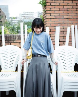 Natsume Mito Instagram - Barbourさんの企画「#カメラとバブアー」に出演させていただきました！
カメラマンさんのカメラをお借りして中目黒散歩📷🌼
バブアーのTシャツを着てゆったり気ままに撮影しました🐈
楽しかったー☺️
(３枚目から私目線です📷)

#BarbourWayOfLife 
#BarbourJapan 
#カメラとバブアー
#PR
 @barbourjapan