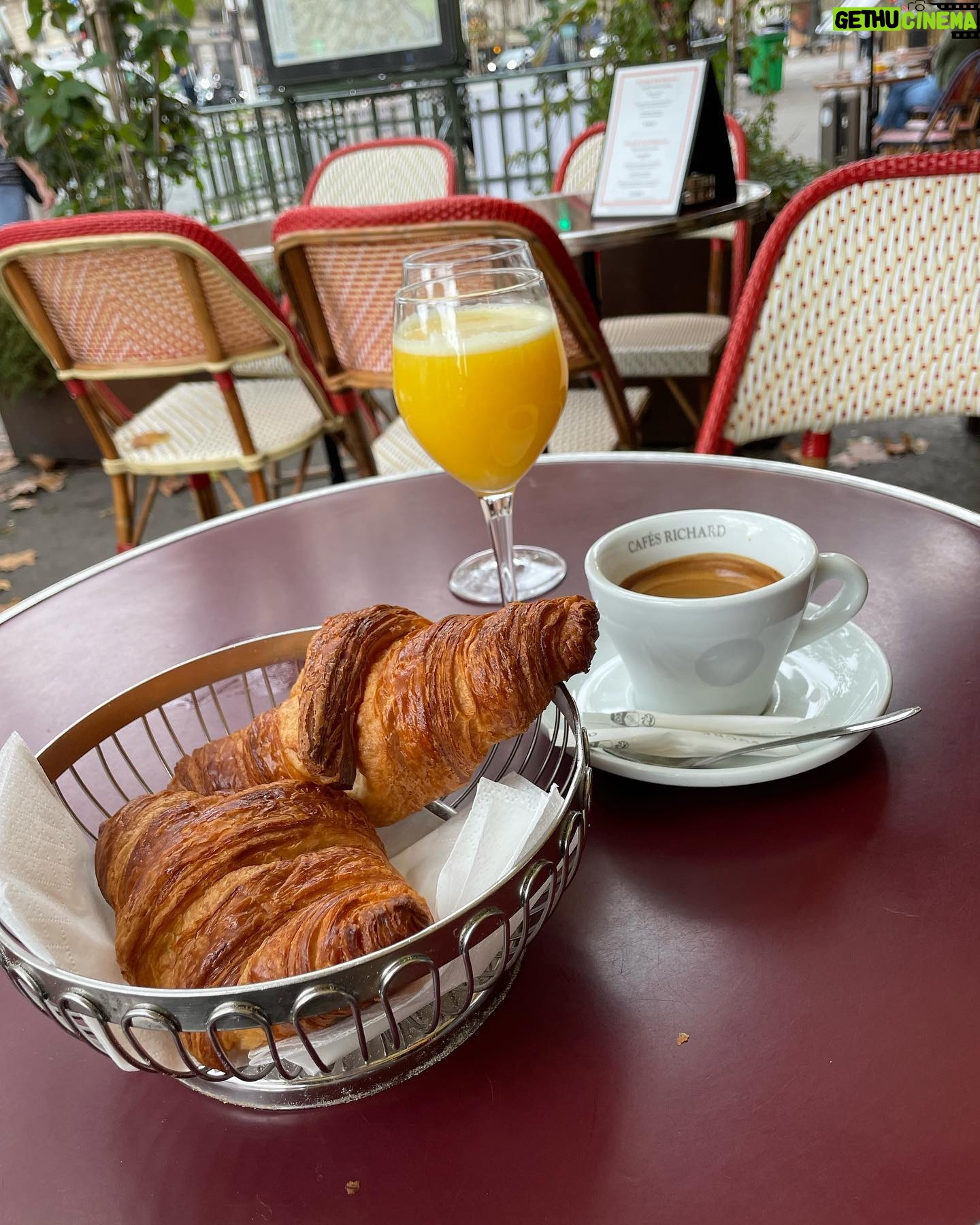 Natsumi Okamoto Instagram - 初のおかもと姉弟ふたり旅🇩🇪🇫🇷 ドイツ、フランス✈︎ 最高の一週間。1秒も、無駄な時間のない、充実した時間を過ごしました☺︎楽しかった〜、また詳しく載せます色々☺︎おたのしみに✌︎ #germany🇩🇪 #france🇫🇷paris