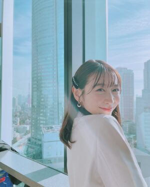 Natsumi Okamoto Instagram - 本日　よる11時から
ドラマ「#恋する警護24時」
テレビ朝日にて第一話放送です！
私が演じる美央ちゃんは、
きゃぴっと恋バナ大好きパラリーガルです。
ぜひご覧ください〜🏵️🦦