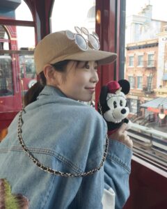 Natsumi Okamoto Instagram - 長期地方ロケ撮影を終えて、 自分へのご褒美に！寝起きで思いつきで！ディズニーシー！！！ さいこう！！！あいしてるよ！！！！