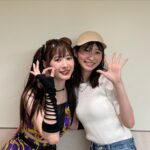Natsumi Okamoto Instagram - 今日！！✨😭 ご縁を頂きまして、モーニング娘。’24さんの 武道館ライブを観に行かせいただきました😭😭😭✨✨✨ すごいすごいすごい！ほんもの！ほんもの！ 可愛いとか、カッコいいとかを飛び越えまくって 日本語では表しきれないぐらいの 衝撃と感動。。。パワーをもらいました。 そして、岡本のことを応援してくださってると 素敵な噂が流れてきて…わたしもすごくすごく 気になって応援をしていた羽賀朱音ちゃんにもお会いできて、 なんとも魅力たっぷりの！！！パフォーマンスも もちろん楽しませていただきまして！！！ 本当に、さいこうな時間でございました😭✨🏵️🏵️ ワタシはずっとオレンジ色のサイリウムを どこか、緊張しながらも、握りしめていたのですが、 気づいたら、最後の方には、 素敵なファンの皆様のサイリウムの動きにあわせて、 振り回しておりました。 ファンの方とのあの、一体感も、体感できて嬉しかったです そして、えりぽん！！！！ おはガールの直属の先輩です！！笑 えりぽんもひっさしぶりに会えて嬉しかった！！！！👌🖐️ リーダーなんだ…すごい…えりぽん…すごい… そんな感じでしたずっと。 最高ですね。 さらに愛すべき鞘師サマとも めんつゆひとり飯ぶりに会えまして、(興奮で写真撮り忘れた) 見つけた瞬間抱きしめてしまいました。さいこう。 ということで、本日は、 ちょーちょーいい感じでした😭😭😭