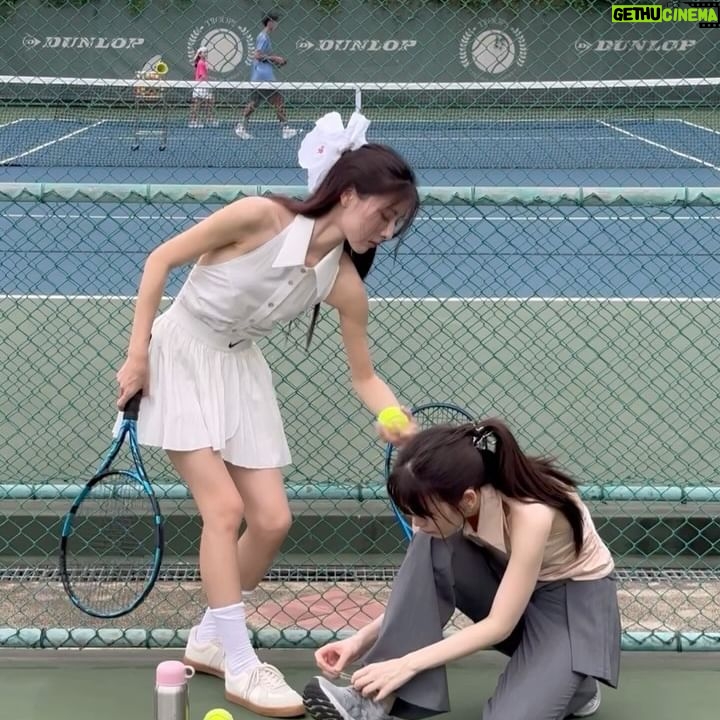 Nattamon Chokejindachai Instagram - มาค่ะพี่จะสอน ออกกำลังกายเชิง costume เค้าทำกันแบบนี้ค่าา🎾🎀⛑️😼👟💫