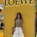 Nattamon Chokejindachai Instagram - 🐝 @loewe 🥃 take my whiskey neat ไปหน่อย เกิดเป็น memorable night ที่จำอะไรไม่ได้เลยจ้า 5555555 Discover LOEWE Paula’s Ibiza 2024 Collection at Paulas Pop up, Thara hall, IconSiam 27 April - 19 May 2024 @loewe #LOEWE #LOEWEpaulas