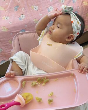 Nattasha Nauljam Instagram - สภาพหลังแม่ให้กินเยอะเกินไป 🤣🤣🤣 ขำไม่ไหว