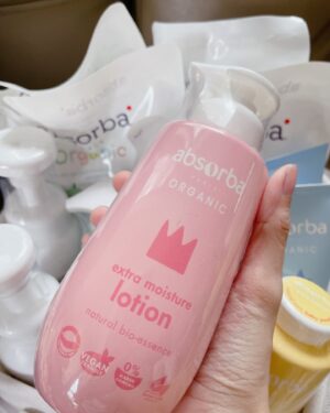Nattasha Nauljam Instagram - ขอบคุณของขวัญน่ารักๆ จาก @absorba.thailand  นะคะ น้องเรมีอาชอบมากเลยค่ะ ตัวนุ่ม ห้อมหอม 🦄 ❤️🥰