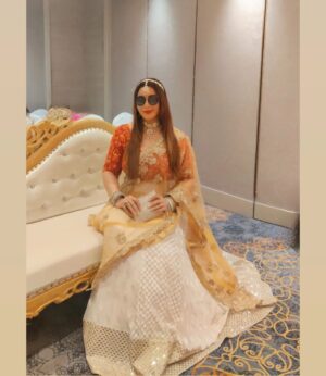 Nausheen Ali Sardar Instagram - #weddingshenanigans #teamgroom #indianwedding #june
#MUA #nailsofinstagram #nails by @insiyamumbai 💖