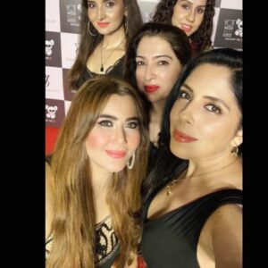 Nausheen Ali Sardar Instagram - #meandmygirls #mytribe #aboutlastnight #victoriassecret #event @toyroommumbai_