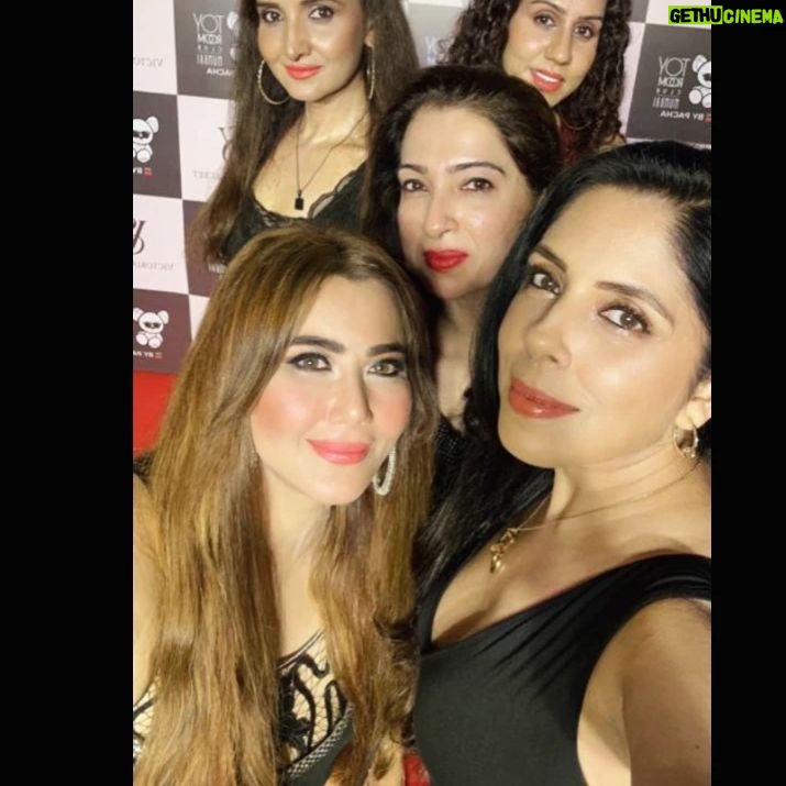 Nausheen Ali Sardar - 4.4K Likes - #meandmygirls #mytribe #aboutlastnight #victoriassecret #event @toyroommumbai_