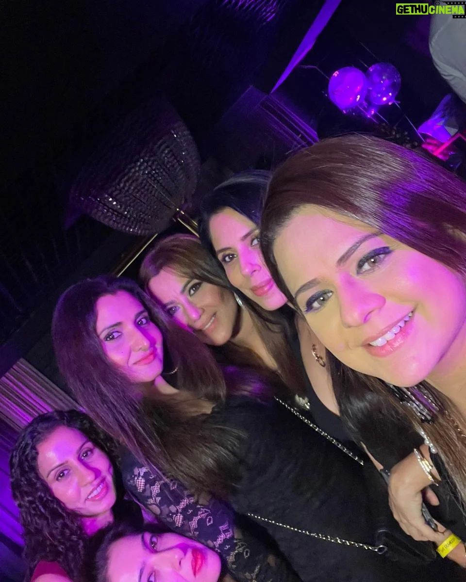Nausheen Ali Sardar - 4.4K Likes - #meandmygirls #mytribe #aboutlastnight #victoriassecret #event @toyroommumbai_