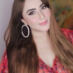 Nausheen Ali Sardar Instagram - #happysunday #Gorgeouslipstick by @parulgargmakeup #shade - #influencer #nudelipstick #nudepinklipstick
