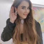 Nausheen Ali Sardar Instagram - Did you hear that!!!!! That's a BRILLIANT NEW YEAR COMING UP!!! TAZA TAZZA 2023💃💃💃💃 It's a redo ...Sahi ...se ...likhna😉 #2022 #reset #time #2023 #happynewyear