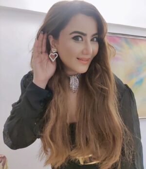 Nausheen Ali Sardar Instagram - Did you hear that!!!!!
That's a BRILLIANT NEW YEAR COMING UP!!! TAZA TAZZA 2023💃💃💃💃
It's a redo ...Sahi ...se ...likhna😉 #2022
#reset #time  #2023 #happynewyear
