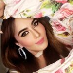 Nausheen Ali Sardar Instagram - My post somehow got deleted...so reposting🤦🏻‍♀️#ringaringaroses #prebirthday #birthday week #junebaby #june #photoshopped #makeup #vintage #floral #roses #valentines #valentineoutfit #vintagelook #churches #angelic #wings #bloom #floraldress #digitalart