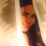 Nausheen Ali Sardar Instagram - #mood #romantic #filmiladki #90sbollywood