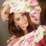Nausheen Ali Sardar Instagram - My post somehow got deleted...so reposting🤦🏻‍♀️#ringaringaroses #prebirthday #birthday week #junebaby #june #photoshopped #makeup #vintage #floral #roses #valentines #valentineoutfit #vintagelook #churches #angelic #wings #bloom #floraldress #digitalart