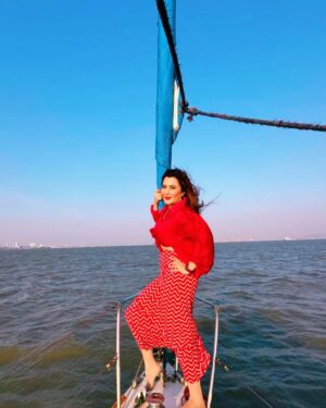 Nausheen Ali Sardar Instagram - Water is Soft  and Yielding ....
Yet...
It has no Equal for Power -Sun tzu