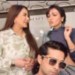 Nausheen Ali Sardar Instagram - Hum sab pe comment karenge Aur fir kahenge SANU KI …