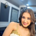 Navneet Kaur Dhillon Instagram - Smile 😊