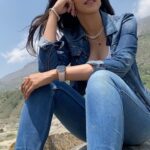 Navneet Kaur Dhillon Instagram – 💙🤍