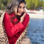 Navneet Kaur Dhillon Instagram – I love winters… DO YOU ? ❄️☃️
Song on my mind @diljitdosanjh @siamusic playing on loop #hasshass