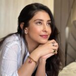 Navneet Kaur Dhillon Instagram – Life is the art of embracing every moment, both big and small, with gratitude and curiosity. 🌟
@makeupby_kirron 📸❤️💇🏻‍♀️💄
.
.
.
.
.
.
 #LifeJourney #LifeIsBeautiful #LiveFully #EveryMomentCounts #GratitudeAttitude #EmbraceLife #FindJoy #DiscoverLife #CherishMoments #LiveWithPurpose #EnjoyTheJourney