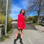 Navneet Kaur Dhillon Instagram – I love winters… DO YOU ? ❄️☃️
Song on my mind @diljitdosanjh @siamusic playing on loop #hasshass
