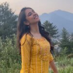 Navneet Kaur Dhillon Instagram - To be happy you must: Let go of what’s gone, be grateful for what remains, and look forward to what is coming next.💞 . . . . . #happiness #travel #love #life #laughter #music #photooftheday #reelitfeelit