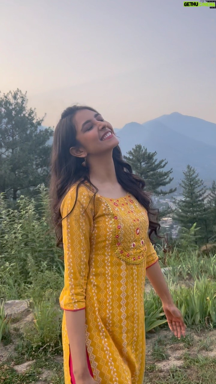 Navneet Kaur Dhillon Instagram - To be happy you must: Let go of what’s gone, be grateful for what remains, and look forward to what is coming next.💞 . . . . . #happiness #travel #love #life #laughter #music #photooftheday #reelitfeelit